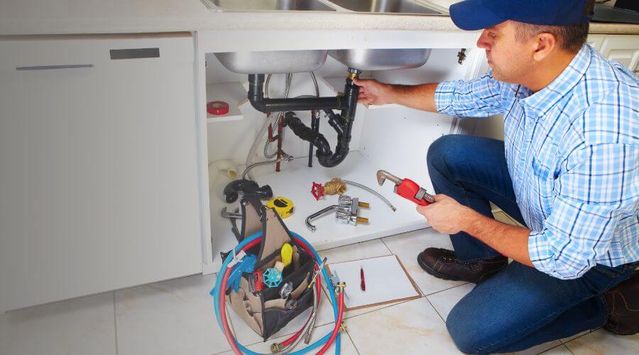 Expert burst pipe repair services in Kensett, IA
